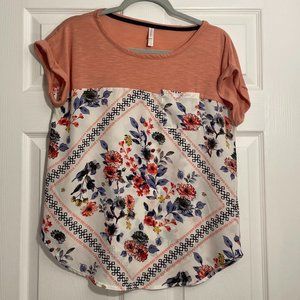 Xhiliration Women's Pink Peach Floral Pocket Short Sleeve Blouse Small